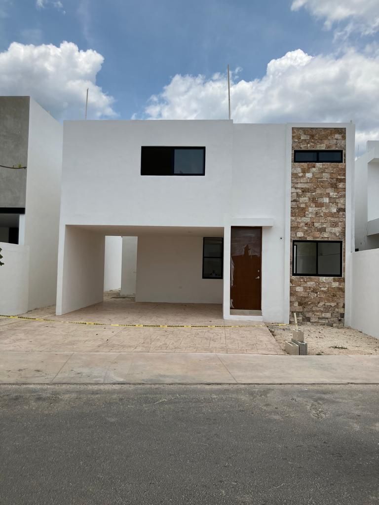 Casa en Venta dentro Privada con Amenidades en Cholul