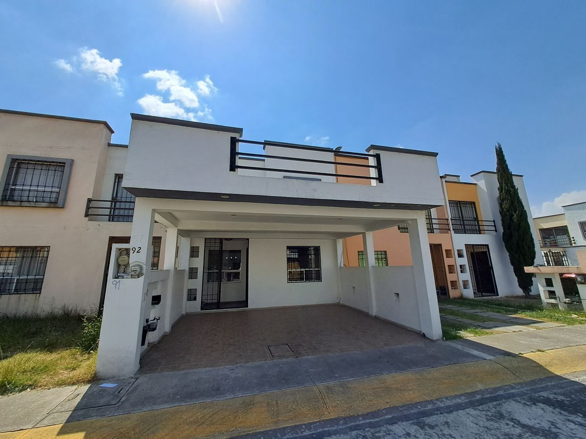 Casa en venta en Bosques de Cantabria, zona aeropuerto de Toluca