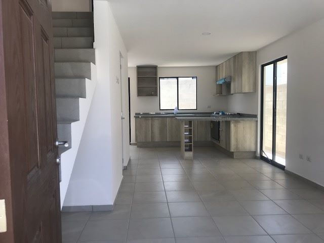 casa-en-venta-en-capital-sur-queretaro-el-marques-jardn-alberca12-23032