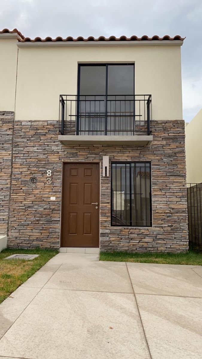 casa-en-venta-en-capital-sur-queretaro-el-marques-jardn-alberca3-23032