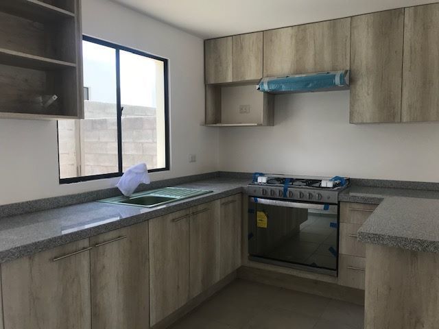 casa-en-venta-en-capital-sur-queretaro-el-marques-jardn-alberca5-23032