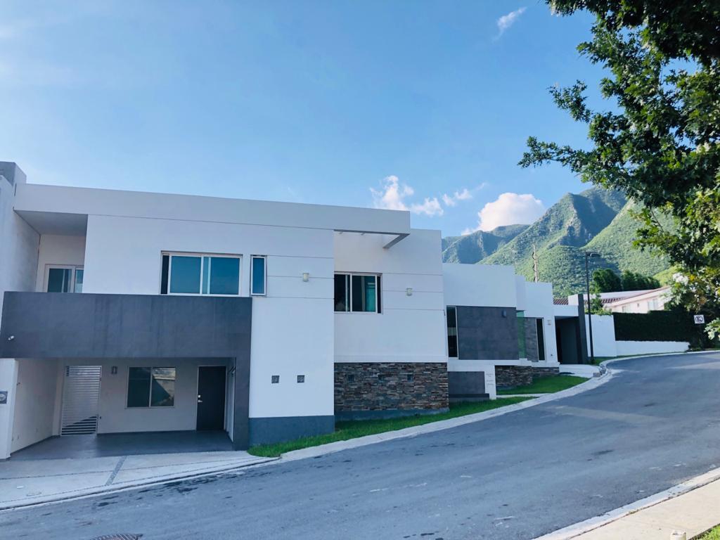 casa-en-venta-en-carretera-nacional-catujanes-monterrey-nl-unaplanta31-37362