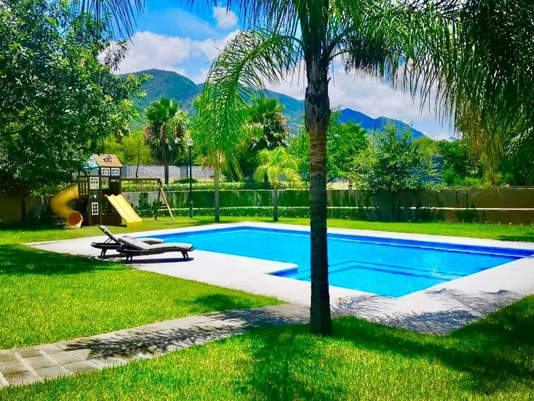 casa-en-venta-en-carretera-nacional-cerezos-residencial-monterrey-nl-alberca1-37395