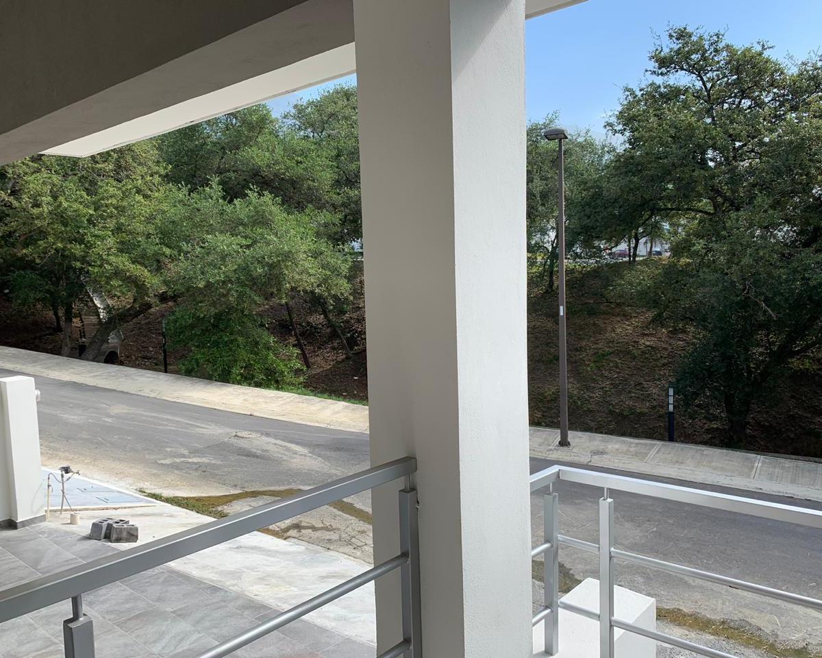 casa-en-venta-en-catujanes--carretera-nacional-monterrey-frente-parque2-37373