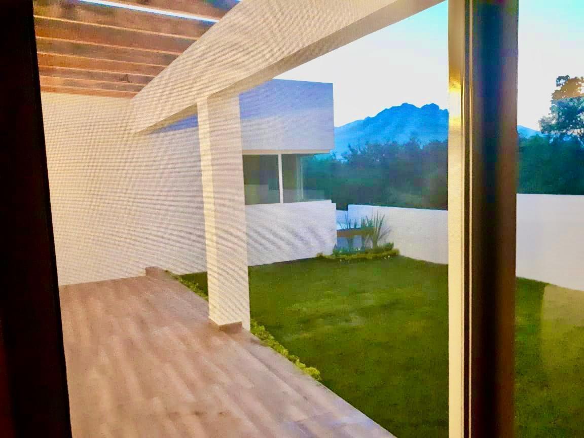 casa-en-venta-en-catujanes-carretera-nacional-monterrey-nl-una-planta36-37361