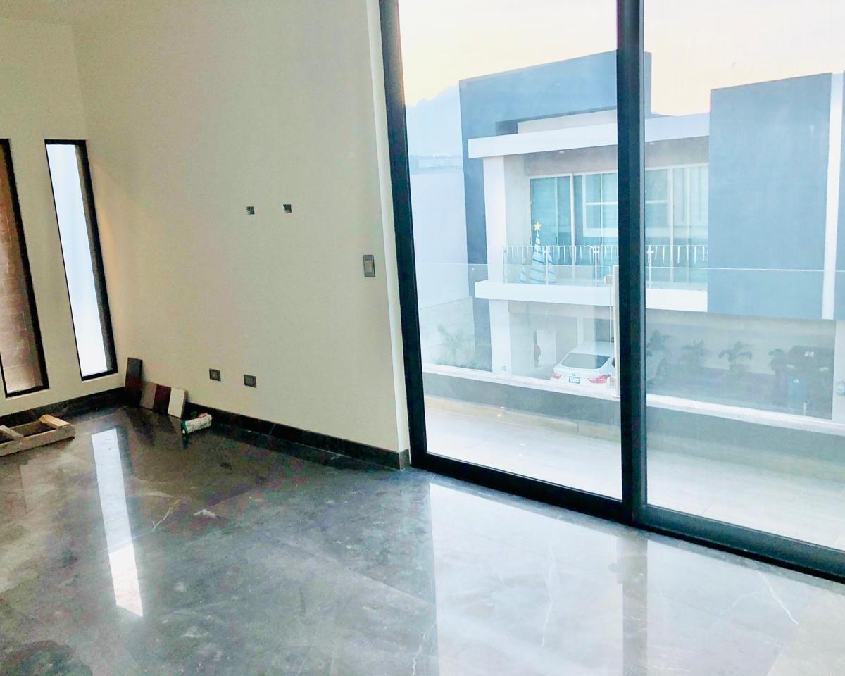 casa-en-venta-en-catujanes-carretera-nacional-monterrey-nl19-37359