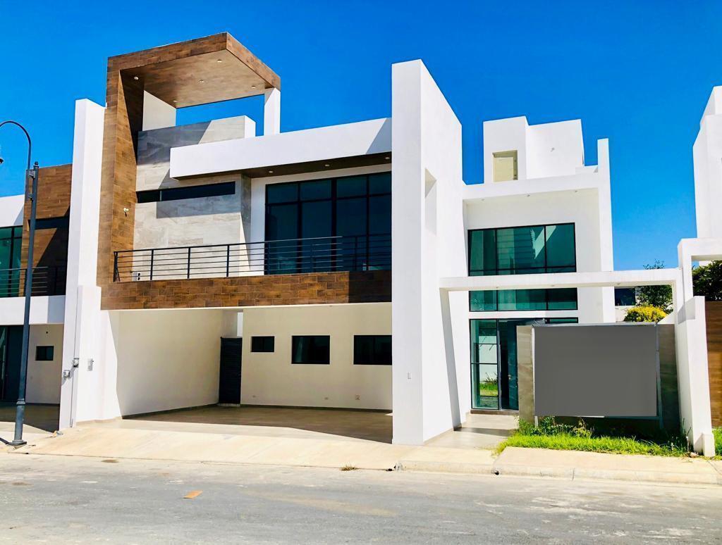 CASA EN VENTA EN CEREZOS RESIDENCIAL, CARRETERA NACIONAL, MONTERREY, NL(ALBERCA)