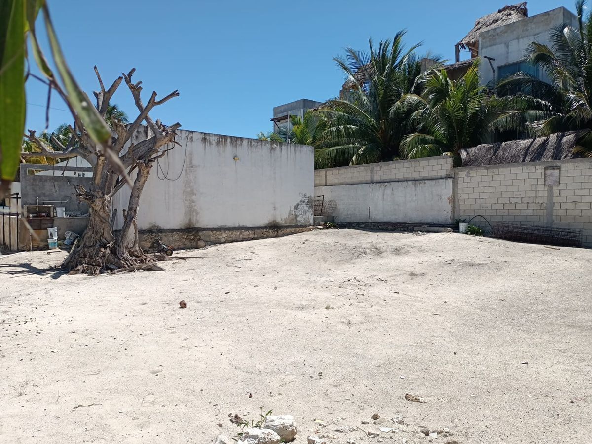 casa-en-venta-en-chicxulub-puerto-con-amplio-terreno22-17409