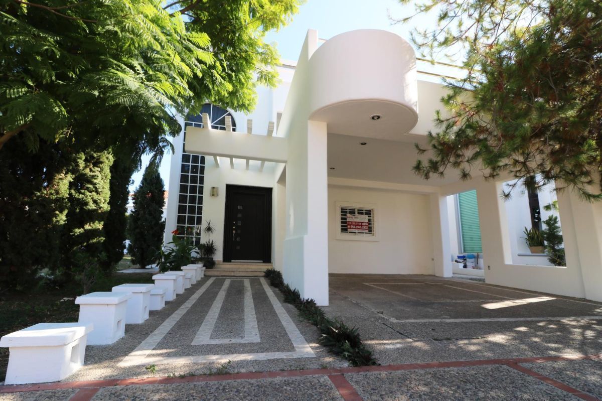 Casa en venta en Club Real Residencial