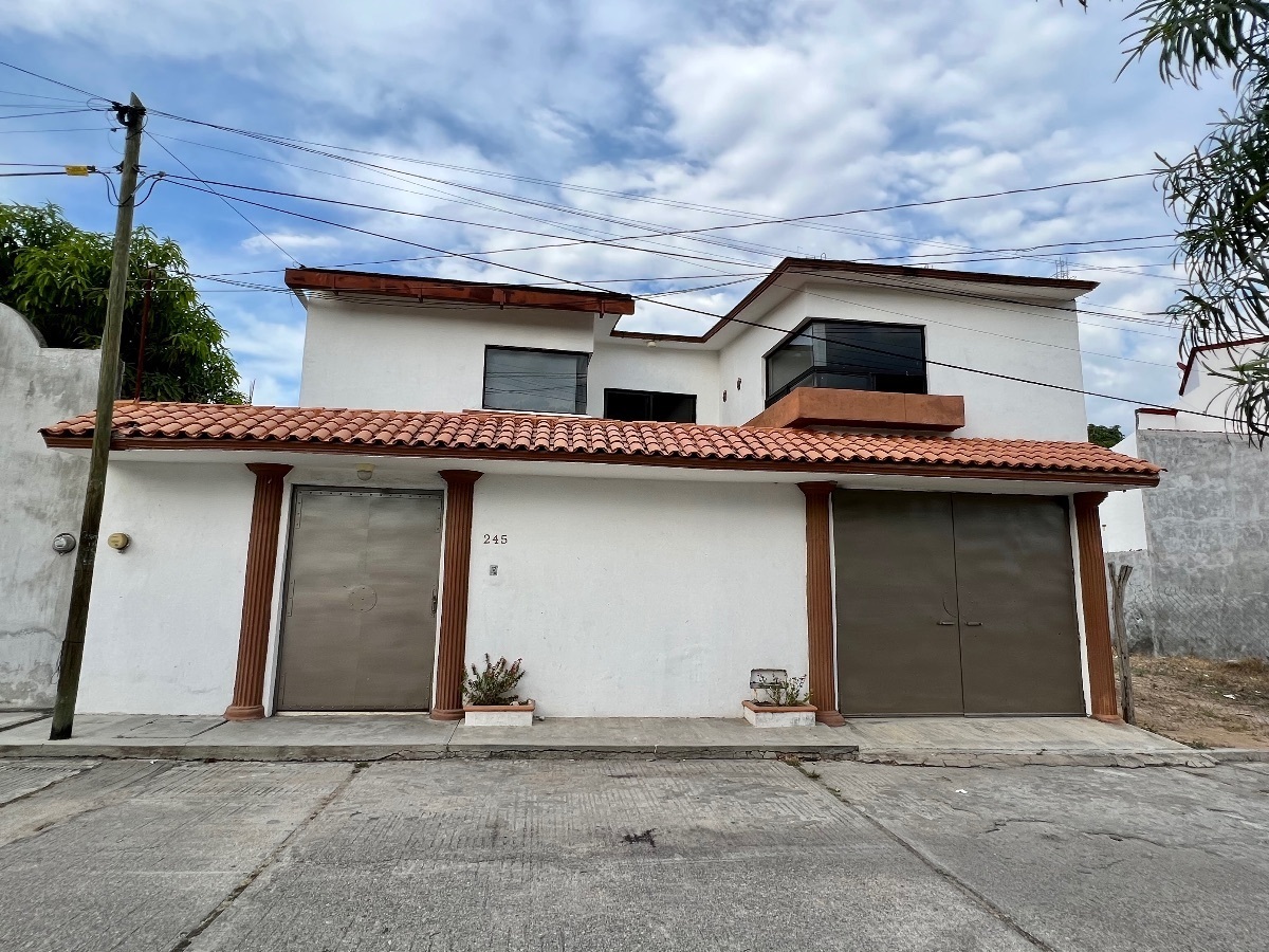 CASA EN VENTA EN COLONIA CASTILLO TIELEMANS