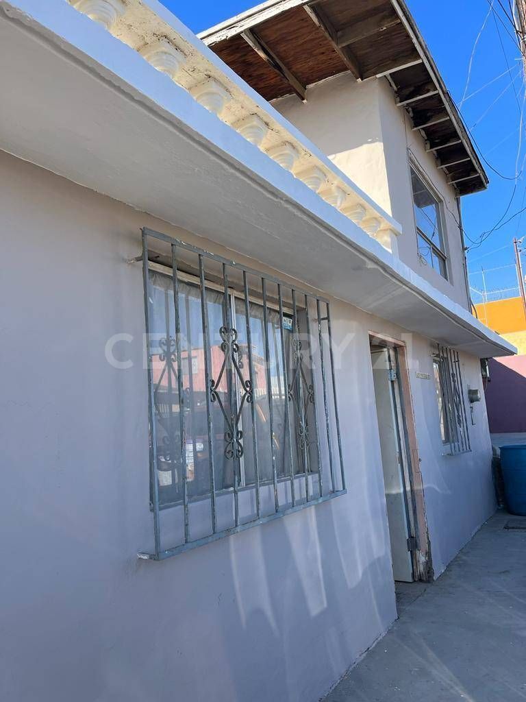 CASA EN VENTA EN COLONIA LOMITAS ENSENADA B.C.