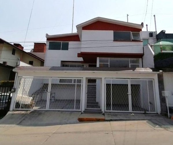 Casa en Venta en Colonial Satélite, Naucalpan!!