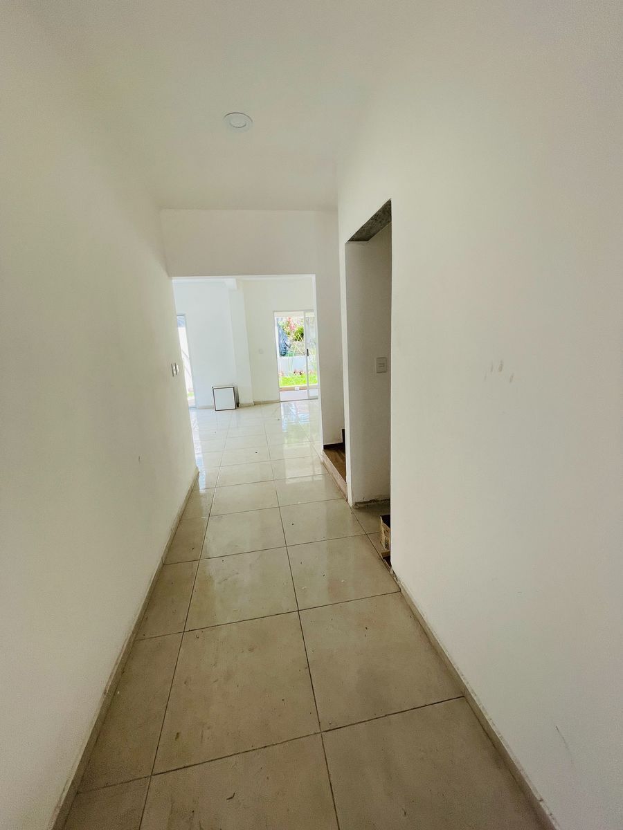 casa-en-venta-en-condominio-alberca-y-jardn-en-burgos-temixco3-36745