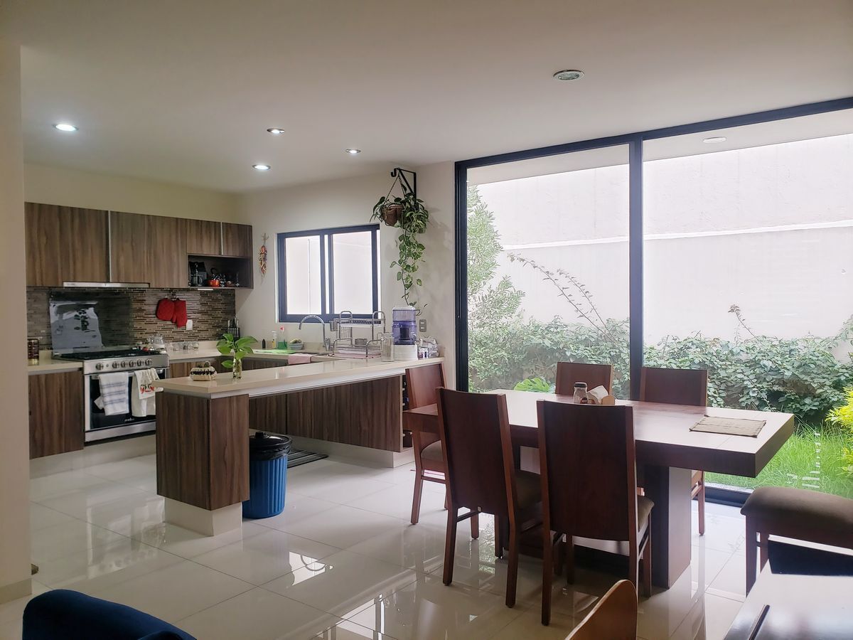 casa-en-venta-en-condominio-con-alberca-en-el-refugio-queretaro18-11775