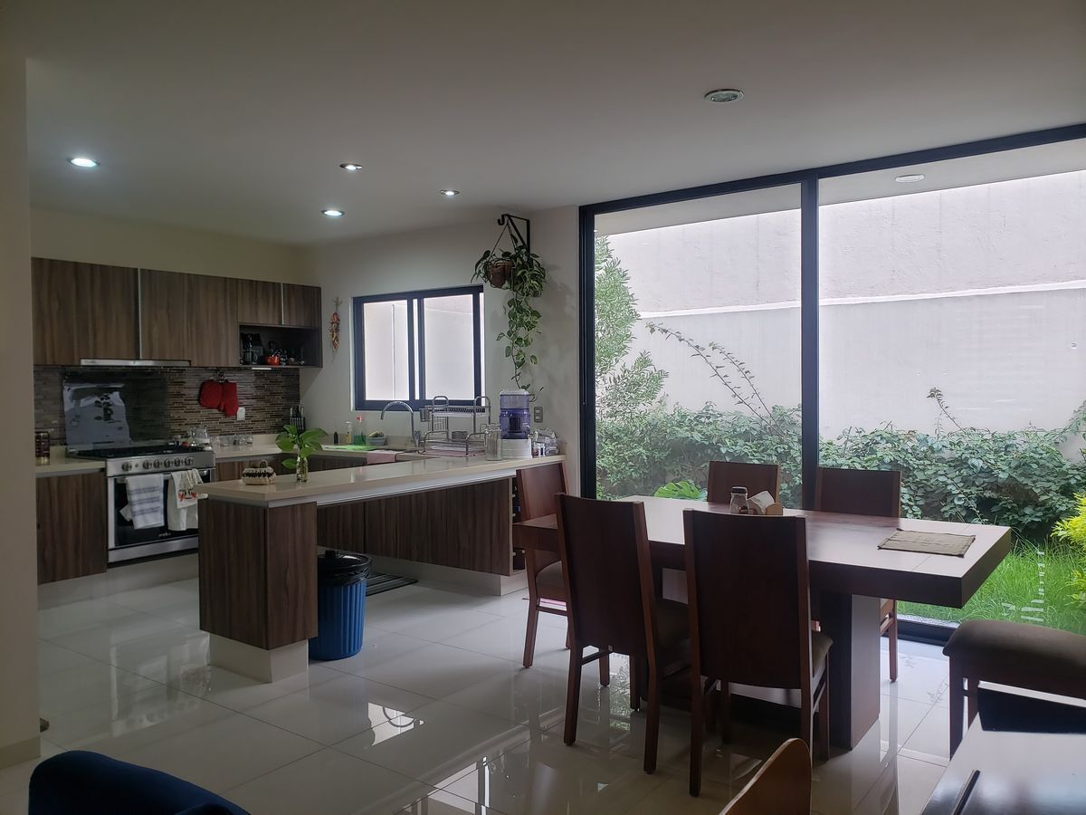 casa-en-venta-en-condominio-con-alberca-en-el-refugio-queretaro5-11775