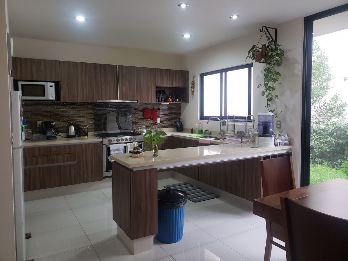 casa-en-venta-en-condominio-con-alberca-en-el-refugio-queretaro6-11775