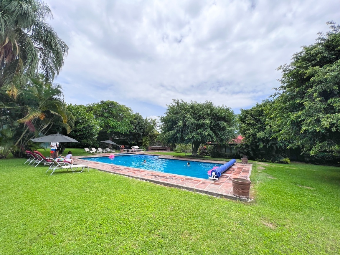 casa-en-venta-en-condominio-en-cuernavaca-rodeado-de-areas-verdes-con-alberca19-31794