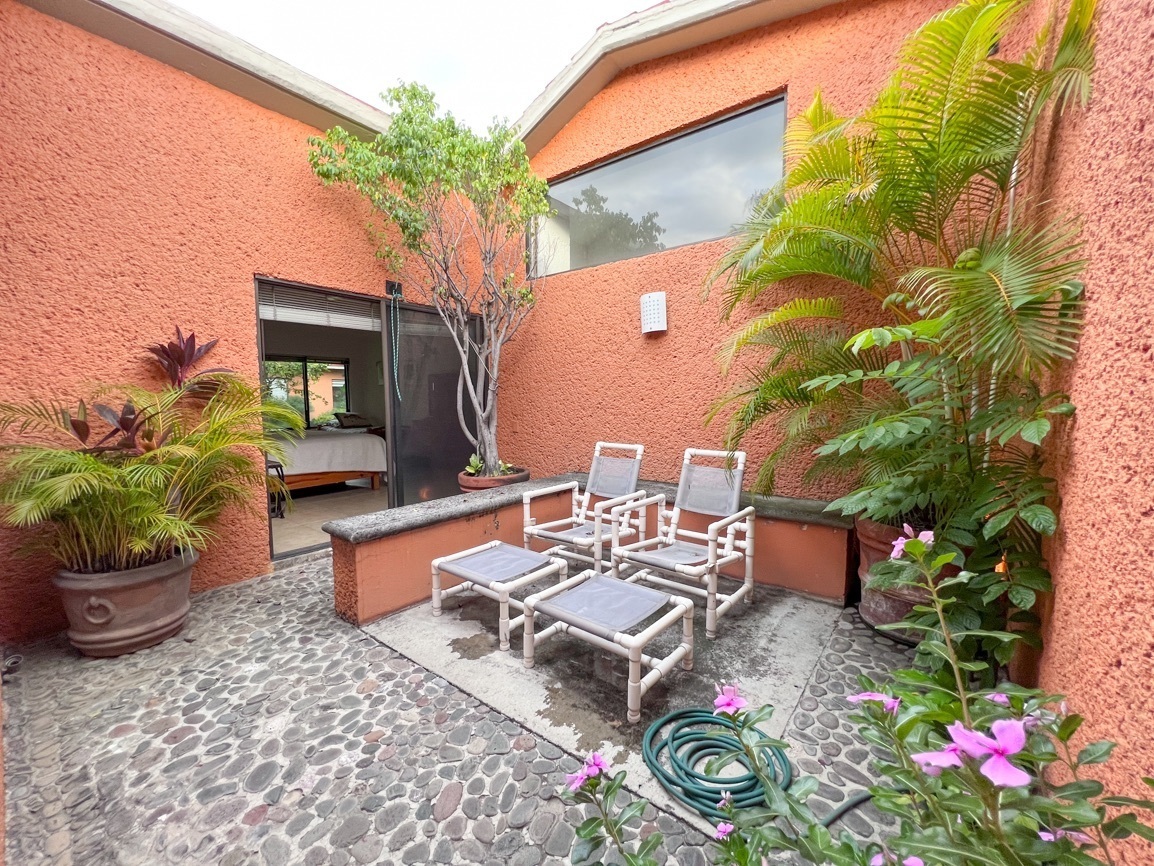 casa-en-venta-en-condominio-en-cuernavaca-rodeado-de-areas-verdes-con-alberca20-31794