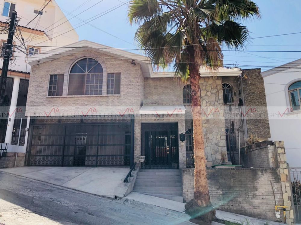 Casa En Venta En Contry Sol, Guadalupe, Nuevo León