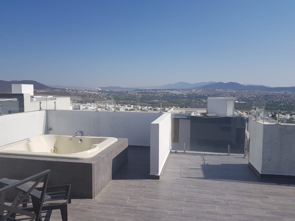 Casa en venta en Cumbres del lago con Roof Garden