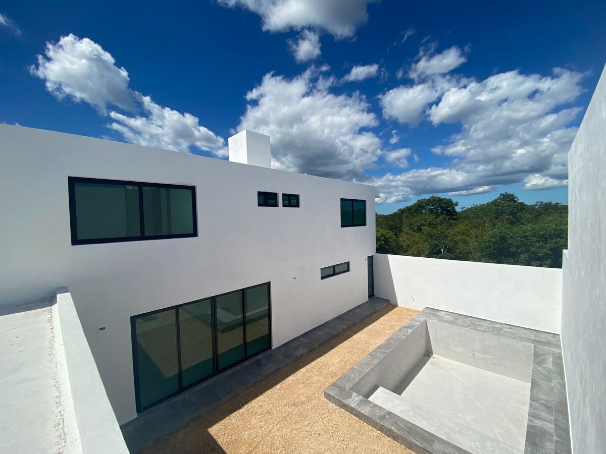 Casa en venta en Dzityá, Mérida, de dos plantas, con cuatro habitaciones