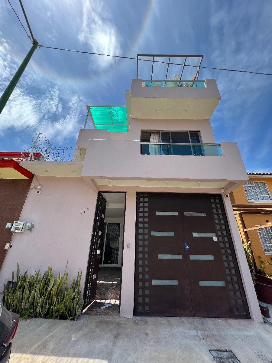 CASA EN VENTA EN FRACC. LA FLORESTA