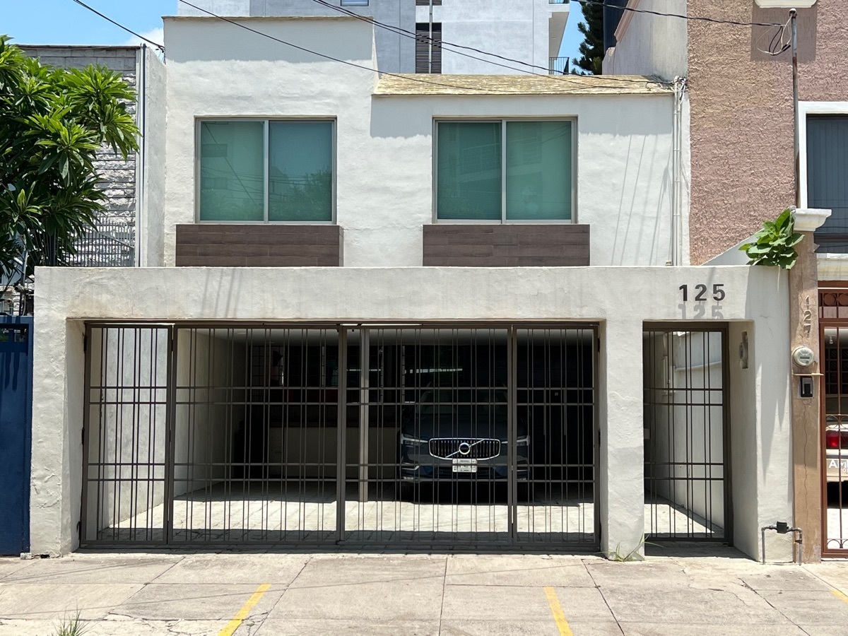 CASA EN VENTA EN FRACC LADRON DE GUEVARA, GUADALAJARA, JALISCO