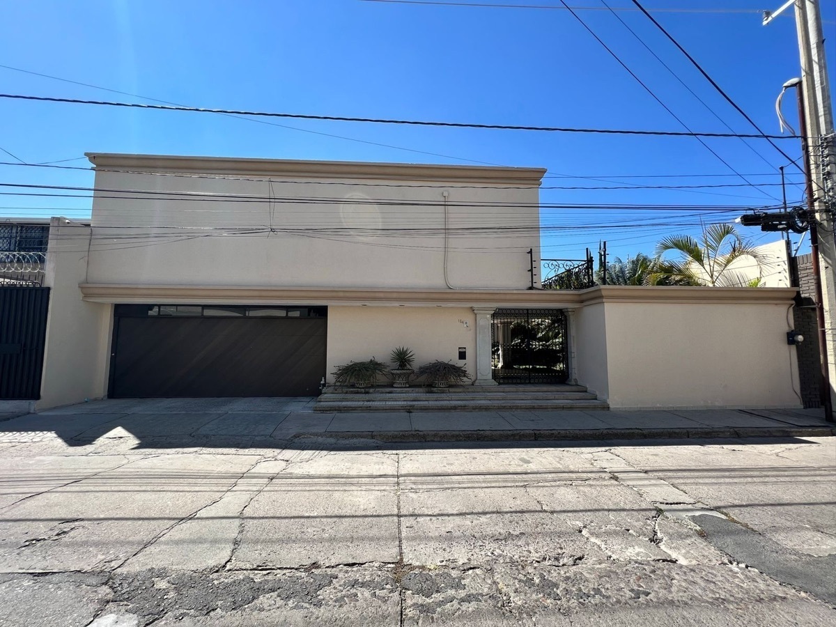 casa-en-venta-en-fraccionamiento-andrade-en-len-guanajuato2-30850