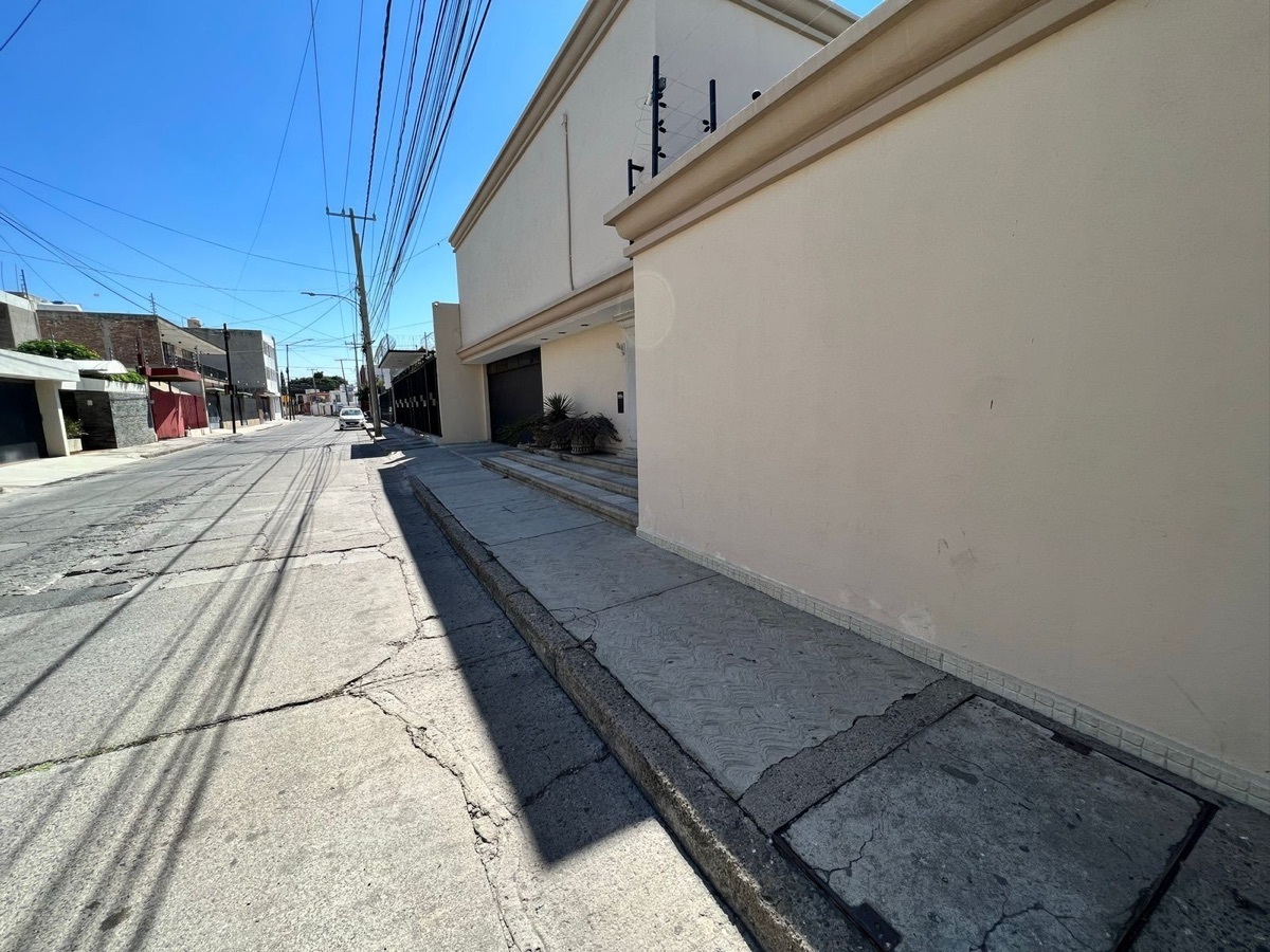 casa-en-venta-en-fraccionamiento-andrade-en-len-guanajuato3-30850