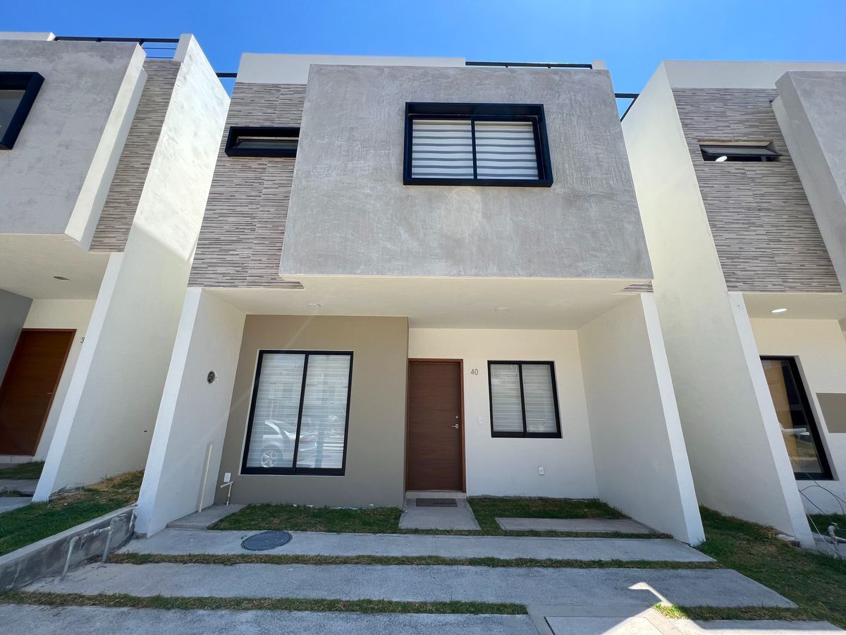 Casa en Venta en Fraccionamiento Luna Bosque, Zapopan Jalisco