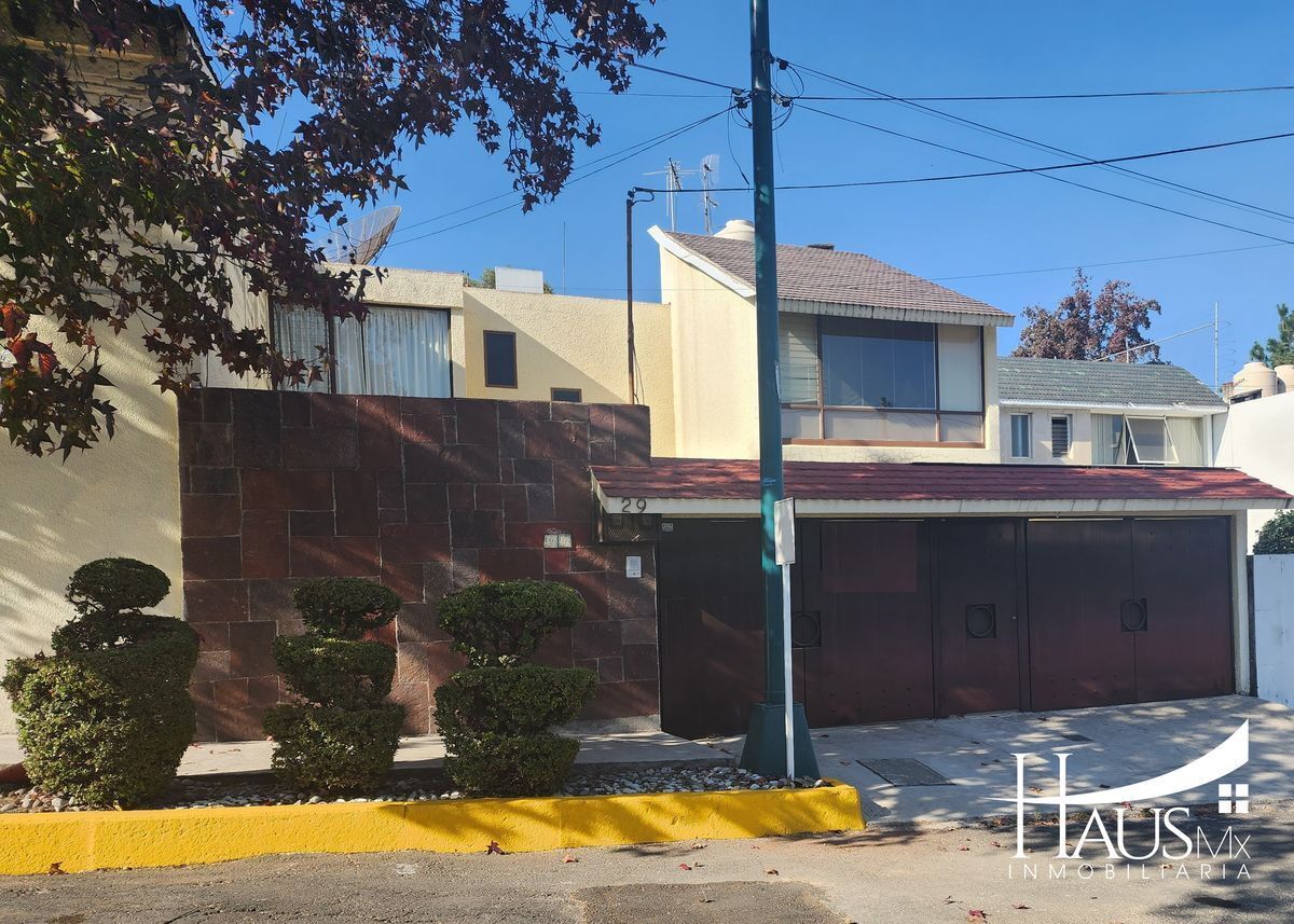 Casa en Venta en Fraccionamiento Privado, Col.  Lomas de las Águilas