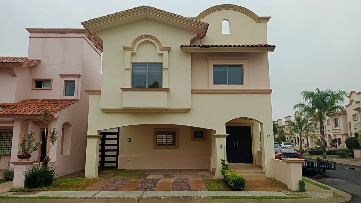 CASA EN VENTA EN FRACCIONAMIENTO VILLA CALIFORNIA