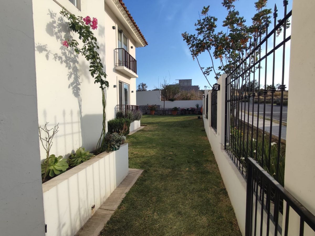 casa-en-venta-en-fraccionamiento-vista-caada33-26993