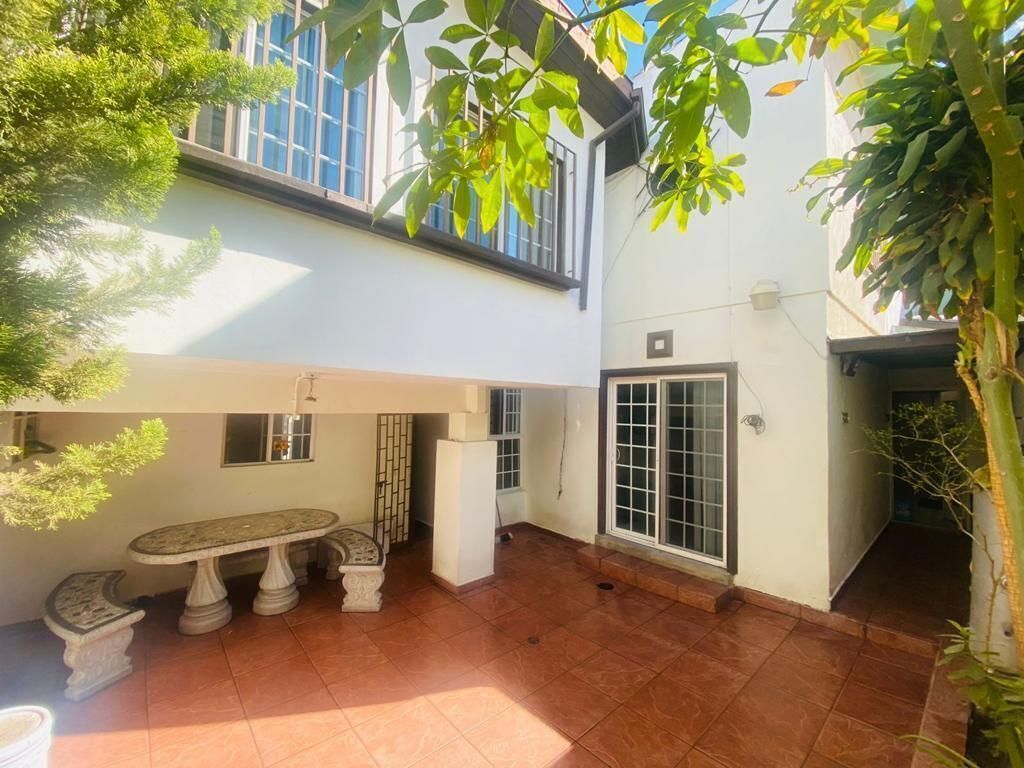 CASA EN VENTA EN HIPODROMO CONTADO