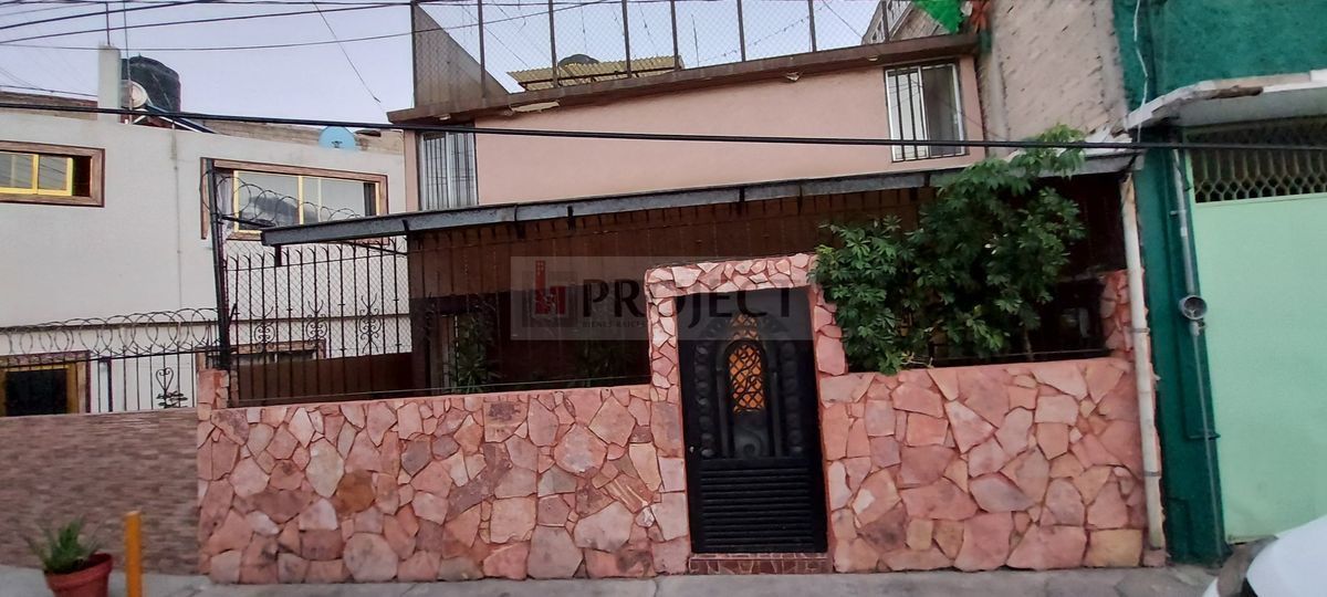 Casa en Venta en Jardines de Santa Clara, Ecatepec