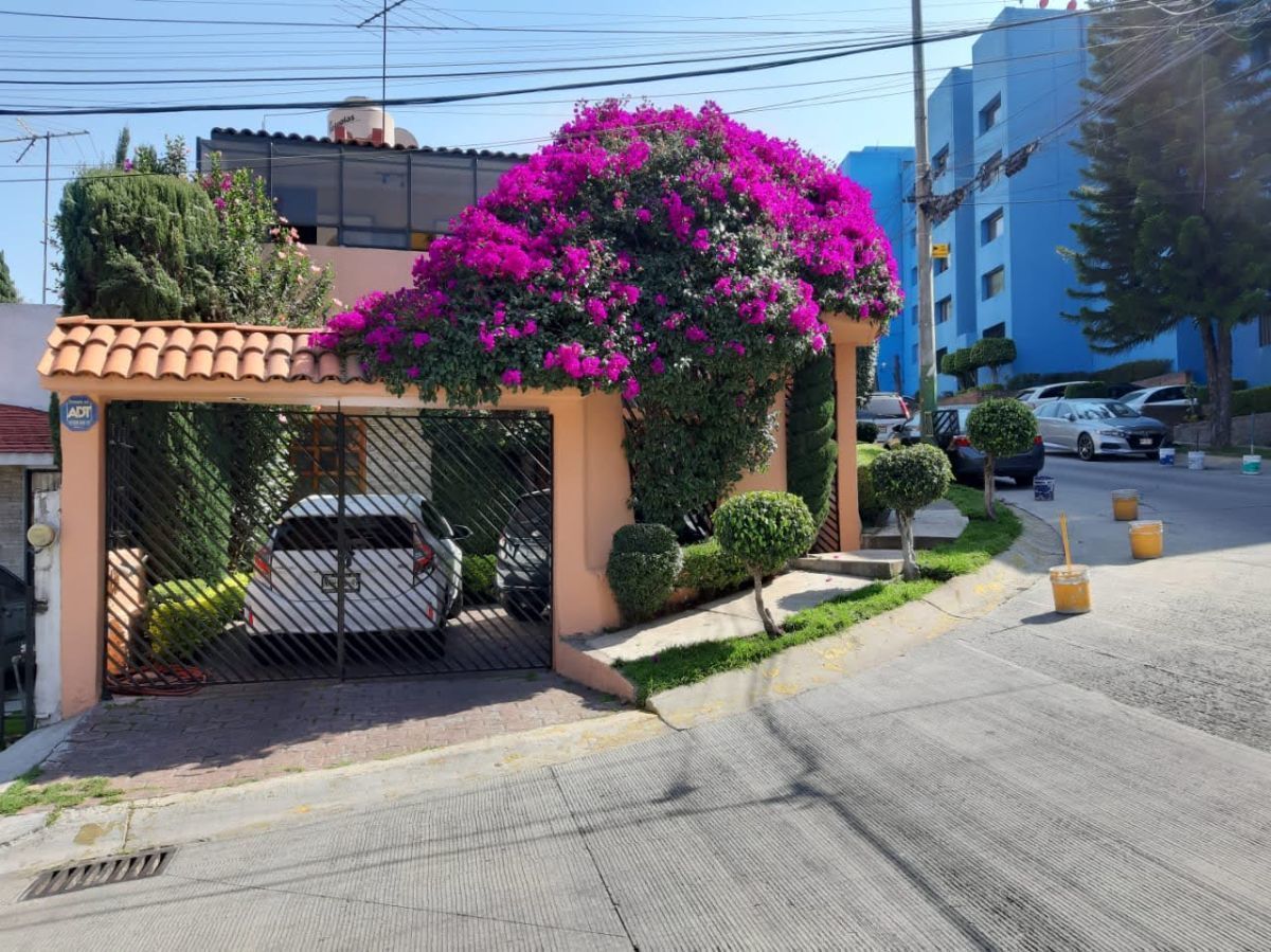 CASA EN VENTA EN JARDINES DE SATELITE