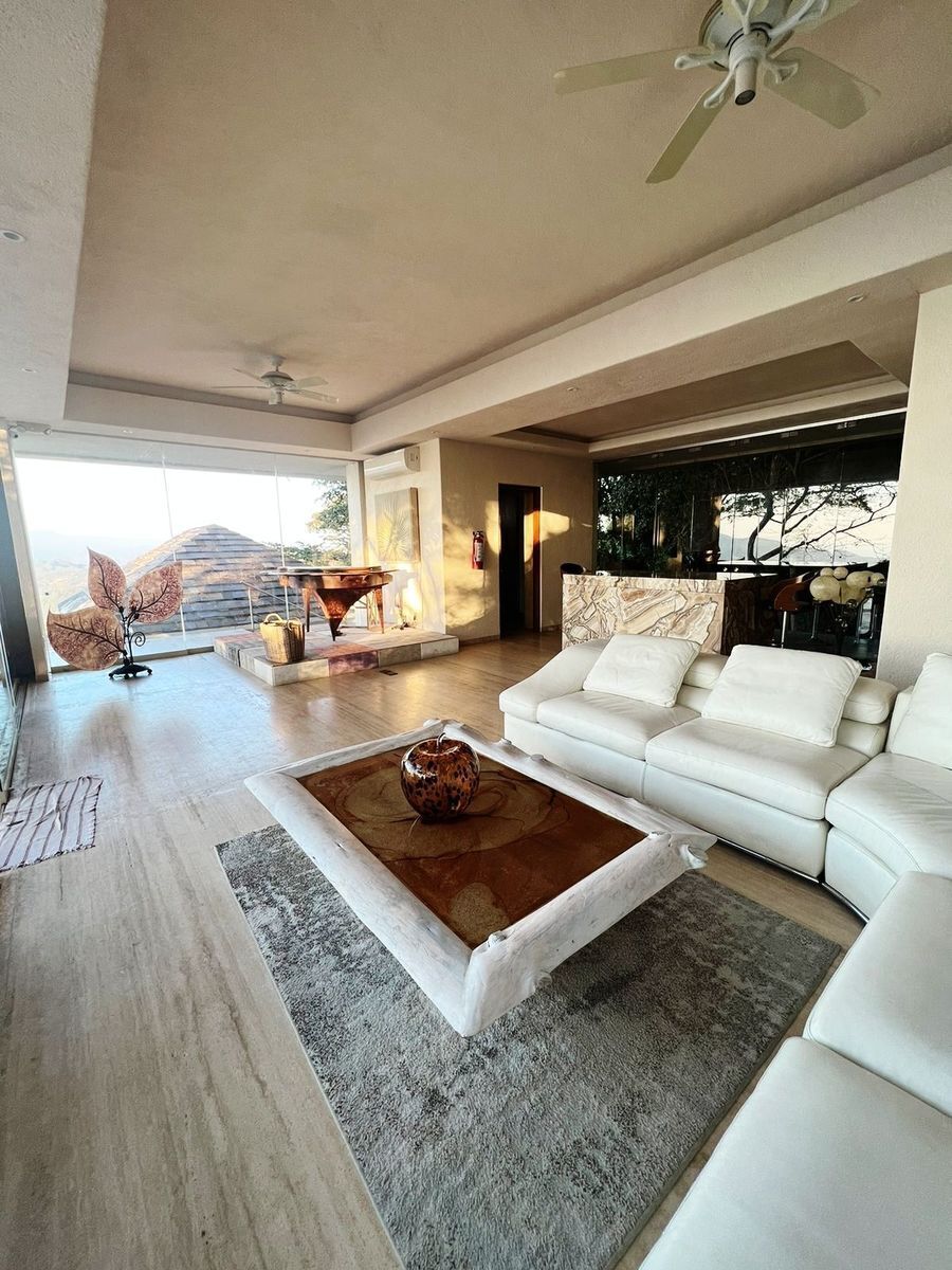 CASA EN VENTA EN LA CIMA PARTE ALTA ACAPULCO GUERRERO