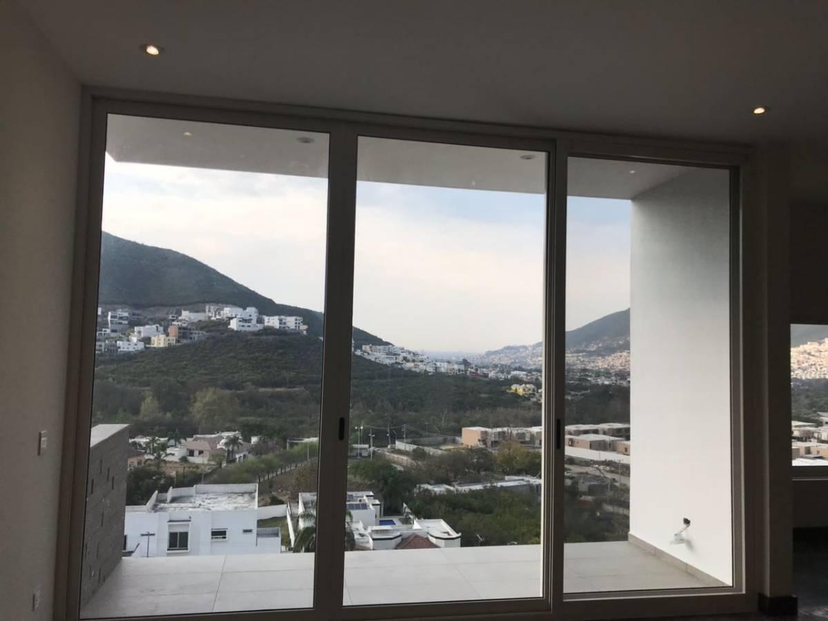 CASA EN VENTA EN LOMA BONITA, CARRETERA NACIONAL, MONTERREY, NL, (Recam. en PB)