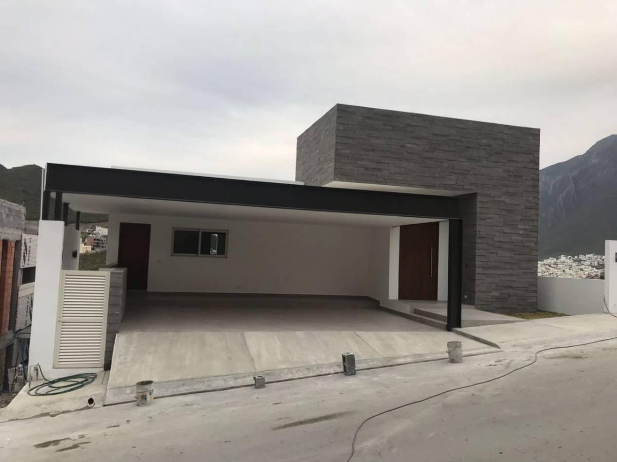 casa-en-venta-en-loma-bonita-carretera-nacional-monterrey-nl-recam-en-pb2-37364