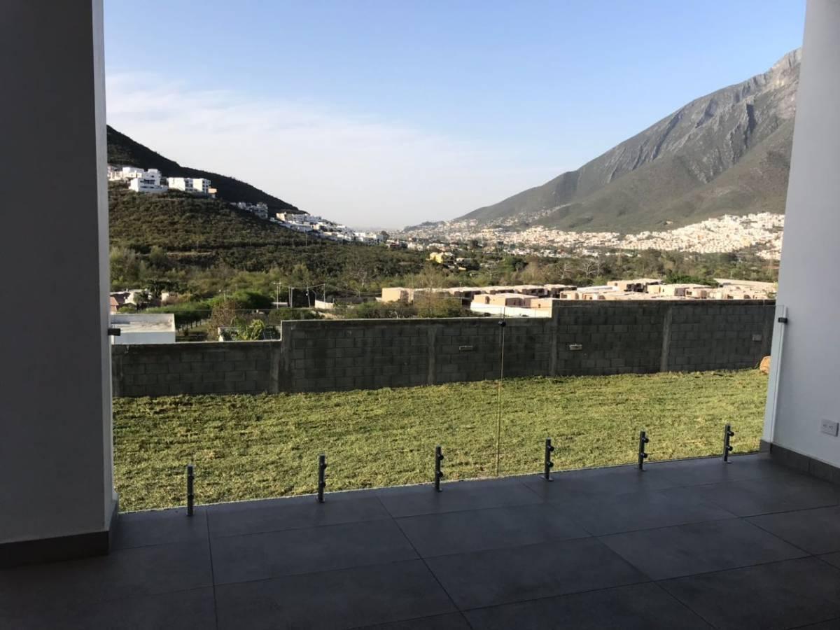 casa-en-venta-en-loma-bonita-carretera-nacional-monterrey-nl-recam-en-pb29-37364