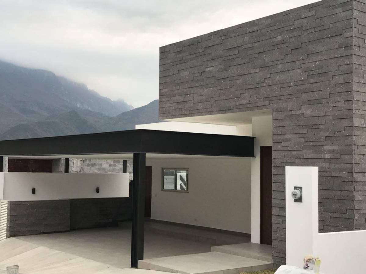 casa-en-venta-en-loma-bonita-carretera-nacional-monterrey-nl-recam-en-pb33-37364