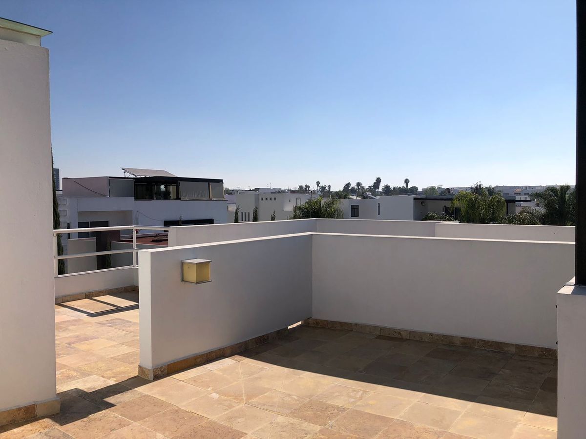 casa-en-venta-en-lomas-de-angelopolis-ii22-24390