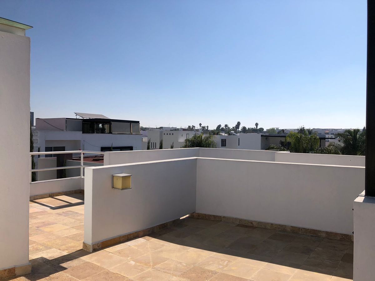 casa-en-venta-en-lomas-de-angelopolis-ii23-24390