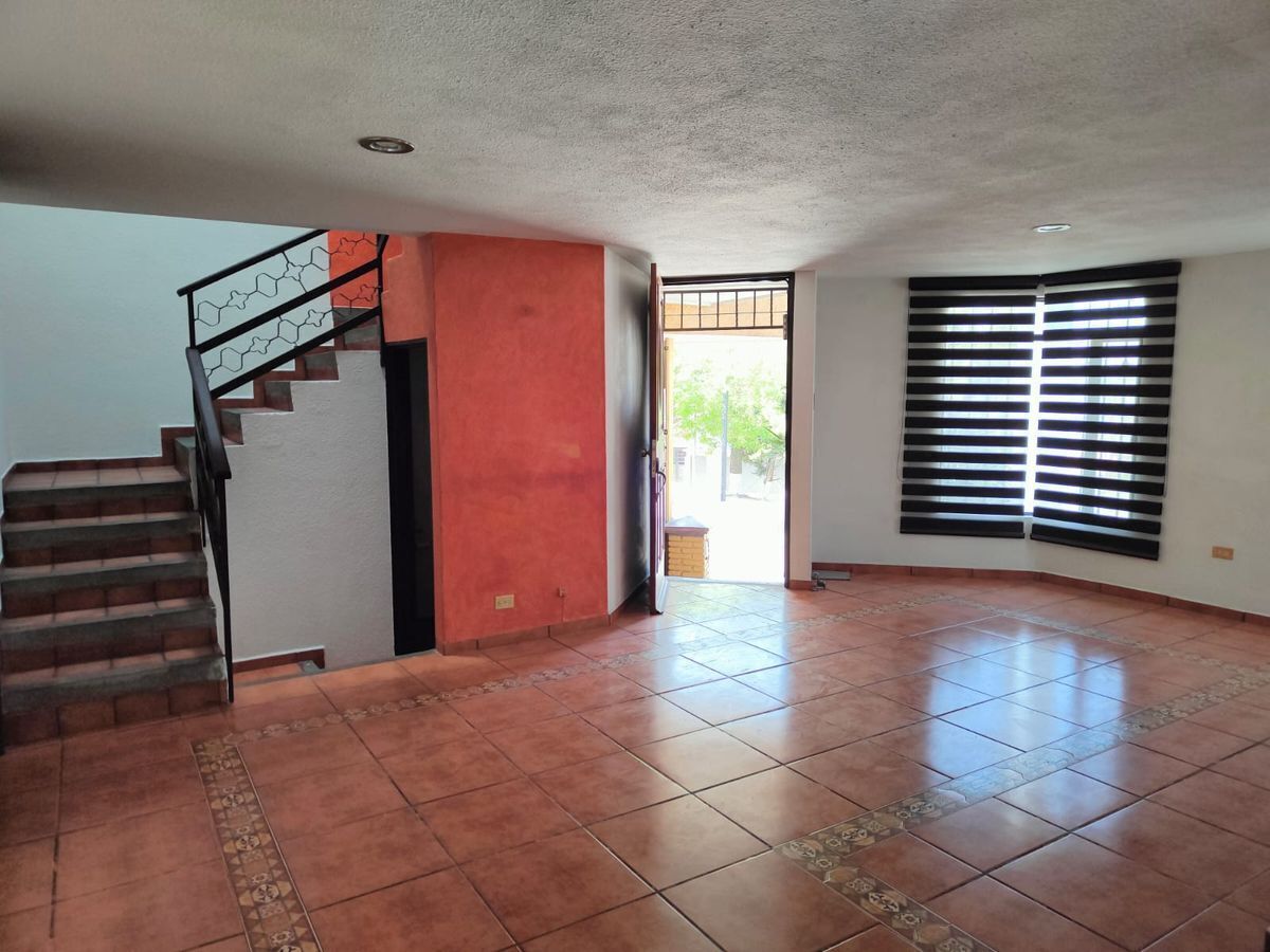 CASA EN VENTA EN LOMAS DEL MARMOL