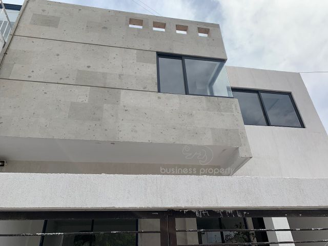 Casa en venta en Lomas Verdes. Recién remodelada