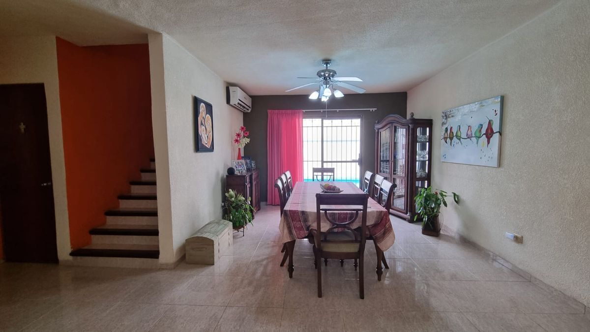 casa-en-venta-en-merida-con-piscina-5-recamaras-una-en-pb-en-fracc-la-florida12-28768