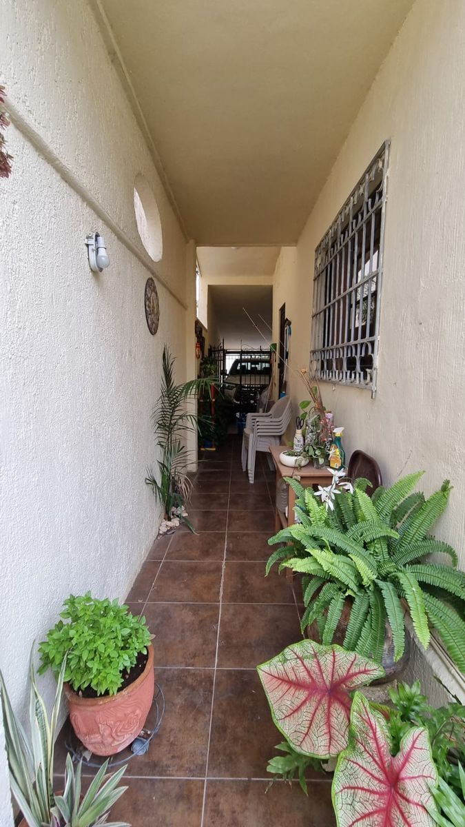 casa-en-venta-en-merida-con-piscina-5-recamaras-una-en-pb-en-fracc-la-florida13-28768