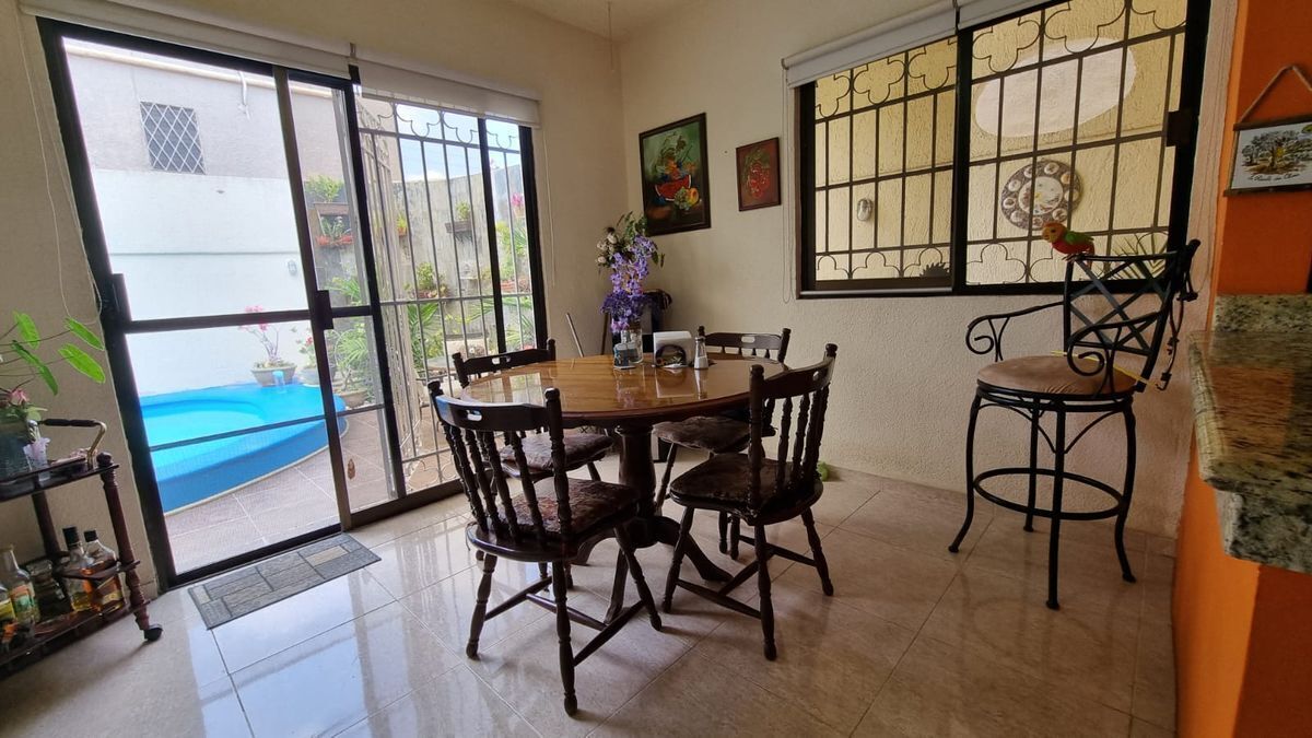 casa-en-venta-en-merida-con-piscina-5-recamaras-una-en-pb-en-fracc-la-florida16-28768