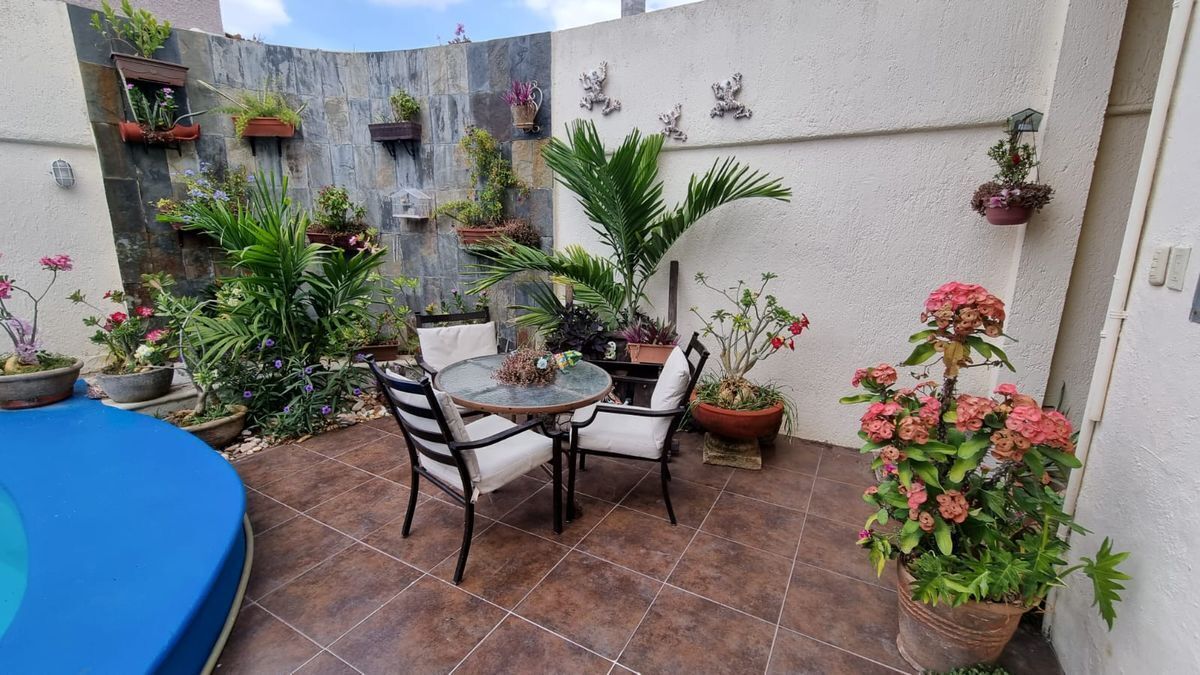 casa-en-venta-en-merida-con-piscina-5-recamaras-una-en-pb-en-fracc-la-florida23-28768