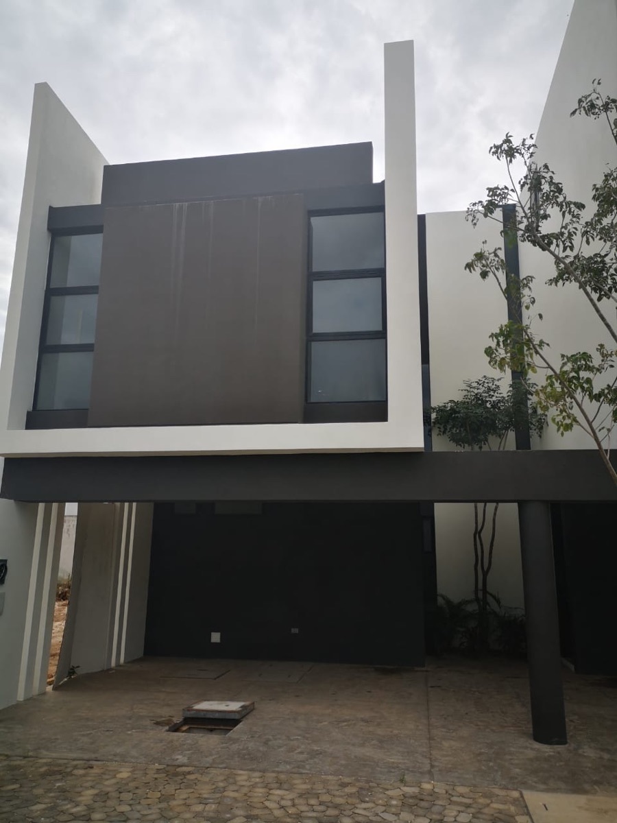 CASA EN VENTA EN MERIDA, PRIVADA LUANA, MODELO B, ENTREGA INMEDIATA.